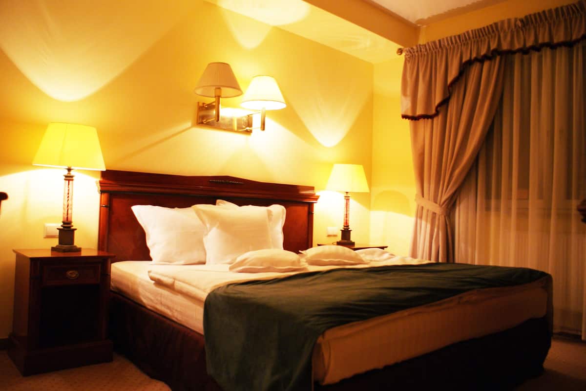Kamar Double atau Twin | Brankas, meja kerja, setrika/meja setrika, dan tempat tidur bayi gratis