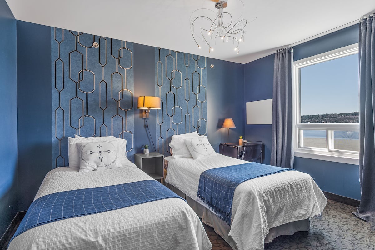Standard Twin Room, 2 Single Beds, Lake View