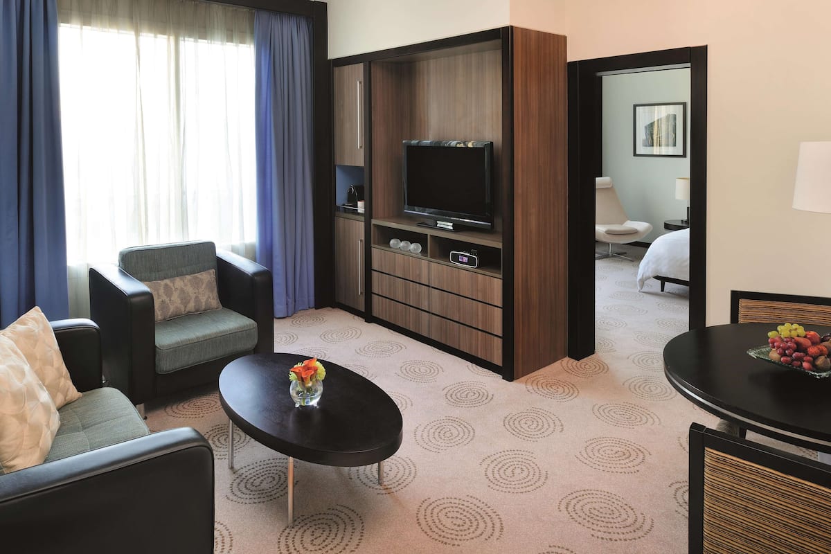 Executive Suite (AVANI) | Egyptian cotton sheets, premium bedding, down comforters, minibar