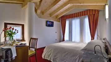 Superior Double Room, Mountain View (Free Access Wellness Centre) | Premium bedding, down comforters, minibar, in-room safe