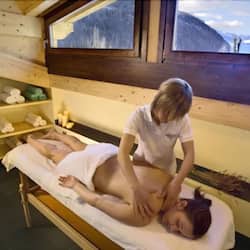 Sauna seca, banheira de hidromassagem, banho turco/hammam
