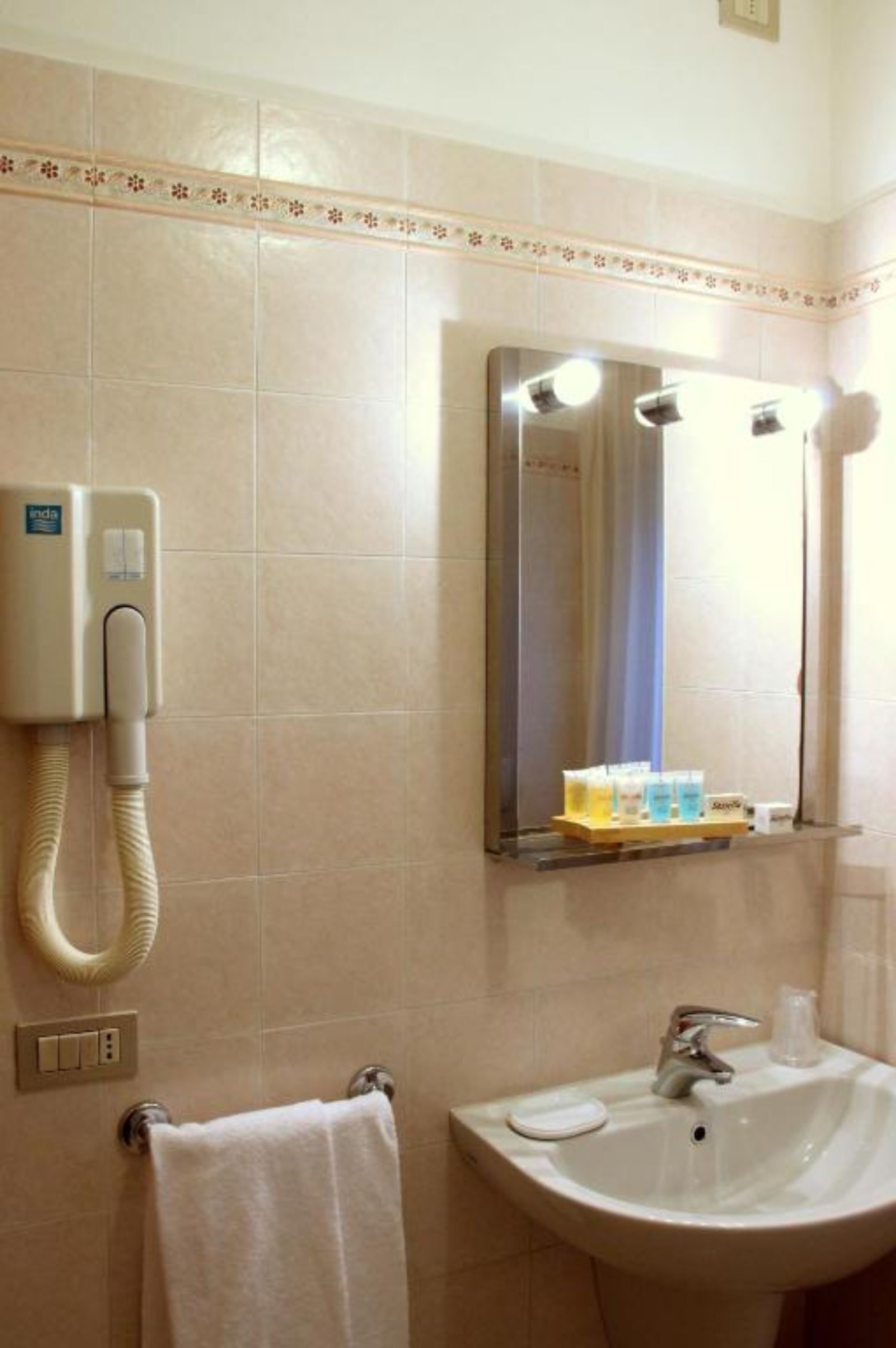 classic double room, balcony (free access wellness centre) | bathroom | shower, eco-friendly toiletries, hair dryer, bathrobes