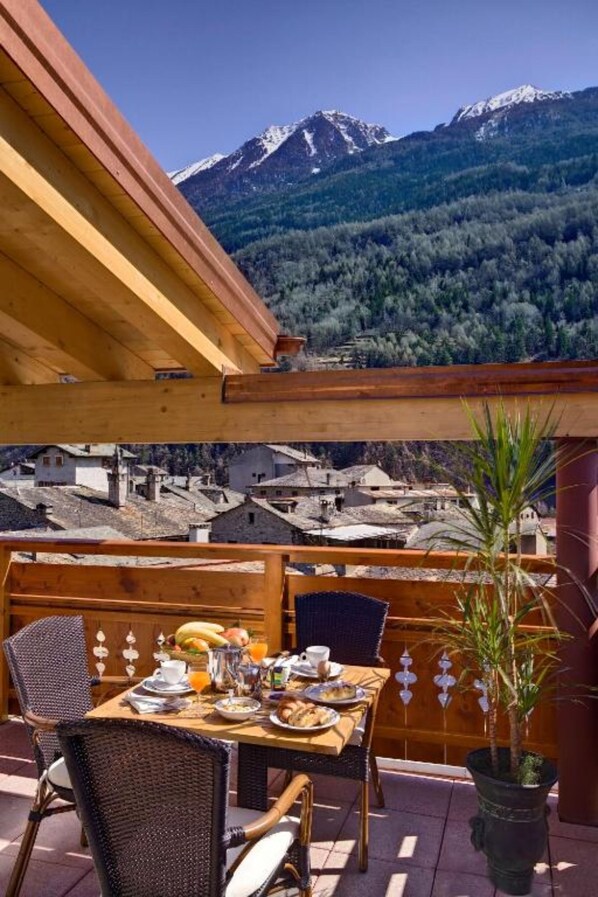Chambre Double Supérieure, vue montagne (Free Access Wellness Centre) | Vue sur les montagnes