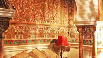 Memory foam-madrasser, individuell inredning och unika möbler