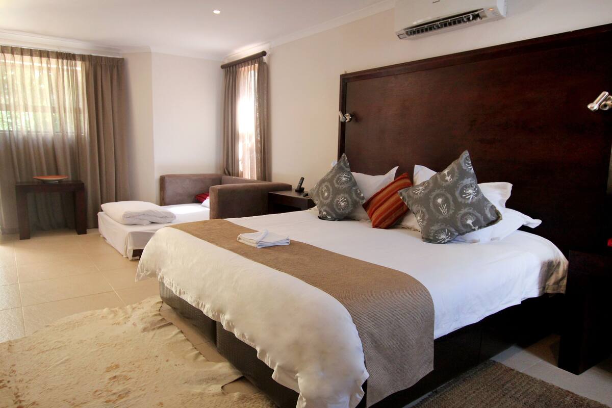 Minibar, in-room safe, desk, rollaway beds