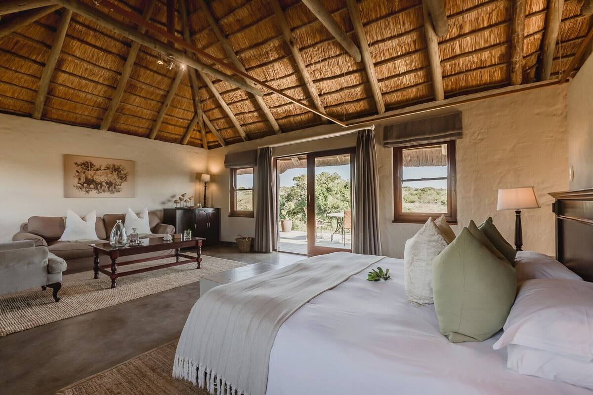Ropa de cama de alta calidad y minibar 