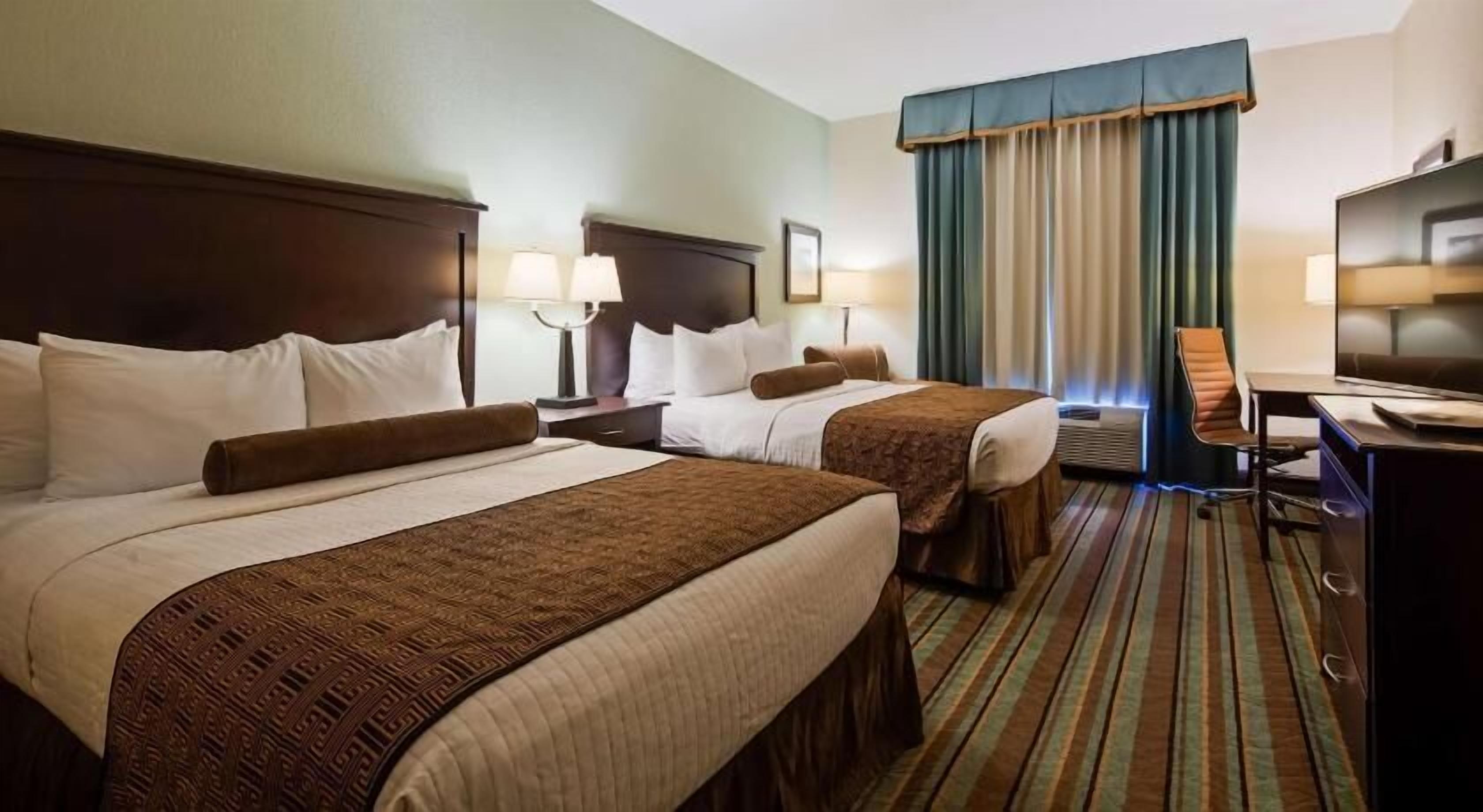 In-room safe, desk, laptop workspace, soundproofing