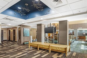Lobby - Best Western Plus Chain of Lakes Inn & Suites (Leesburg)