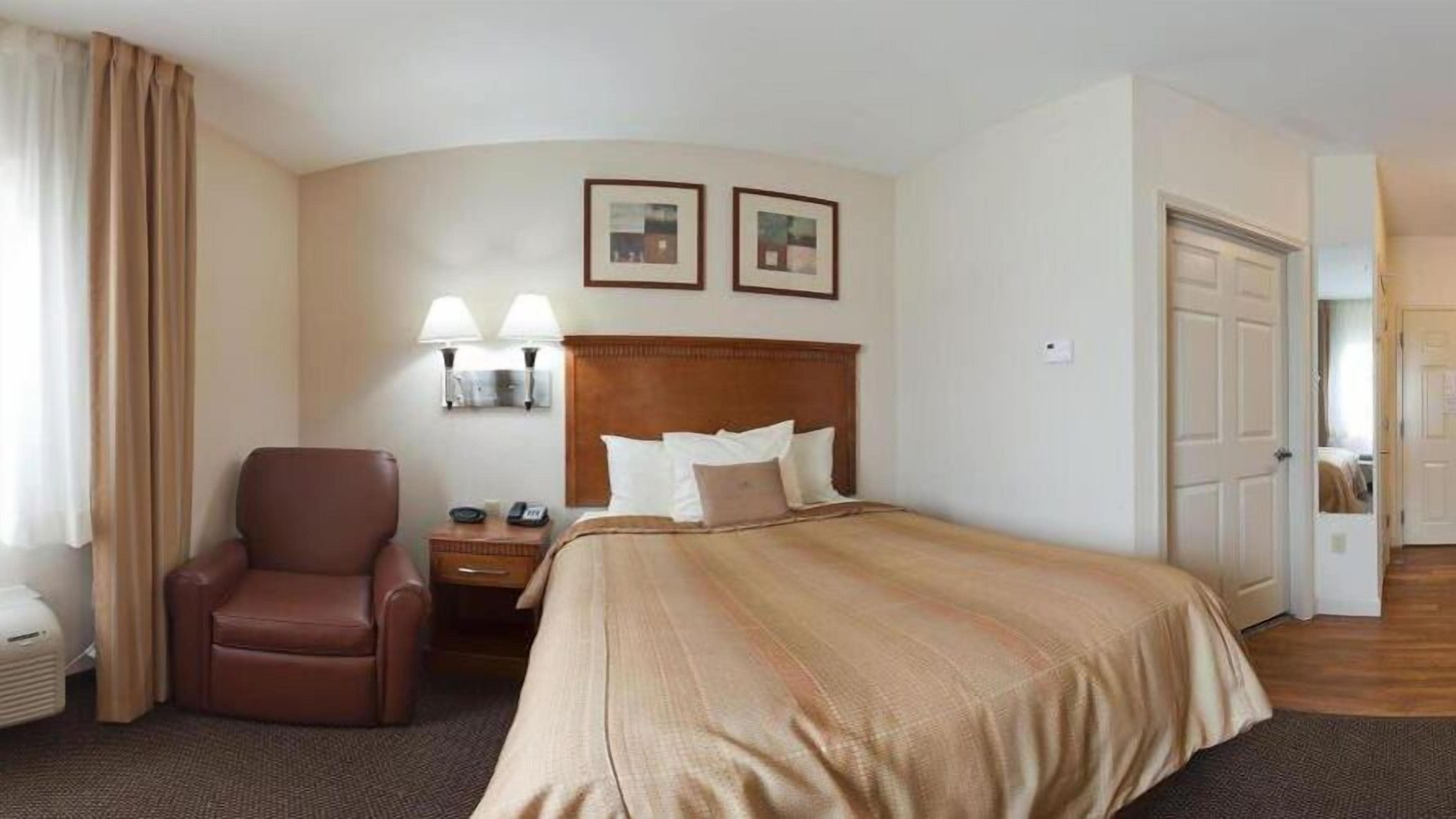 Desk, blackout drapes, iron/ironing board, free WiFi