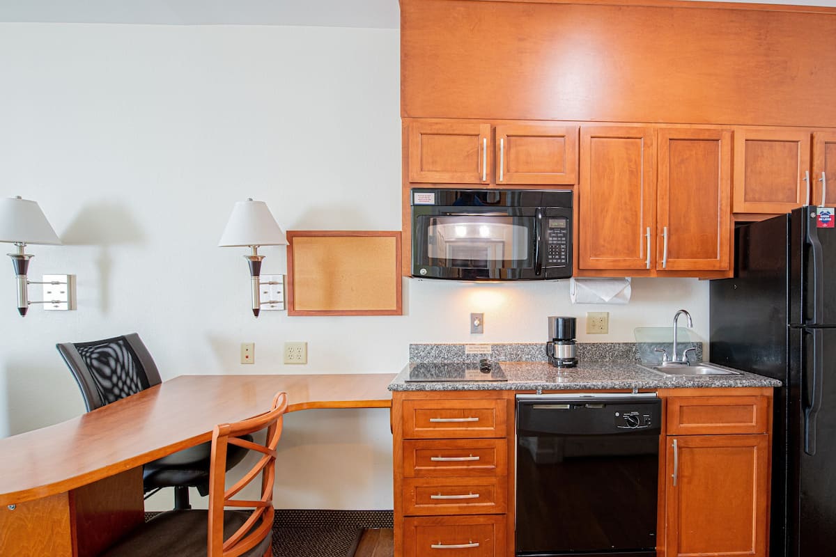 Studio Suite, 1 Katil Raja (King), Kitchen | Kemudahan bilik