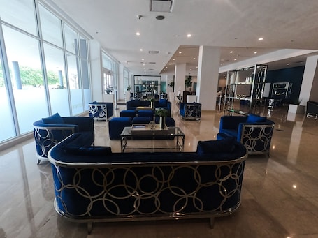 Reception. Costa Bahia Hotel & Convention Center