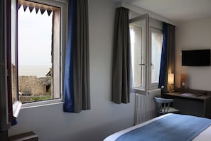 Triple Room, Annex Building (Saint-Michel)