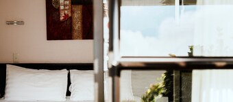 Tudor Court Motor Lodge