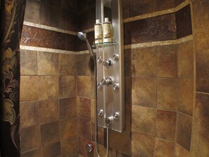 Room, Private Bathroom (Autumn Glow Room) | Bathroom | Shower, hair dryer, bathrobes, towels
