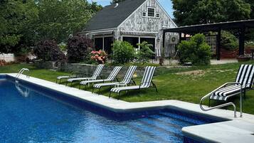 Exercise/lap pool