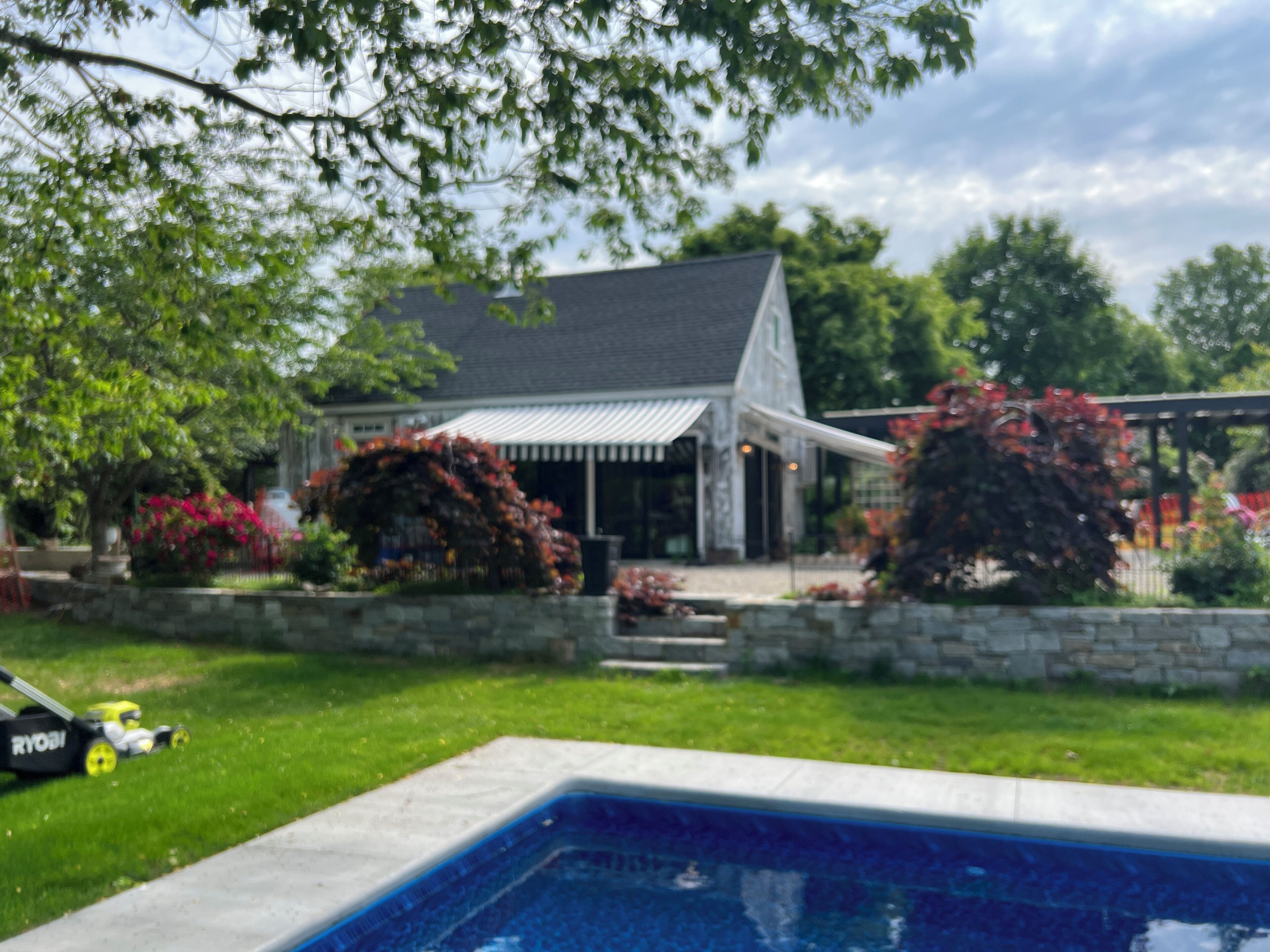 Exercise/lap pool