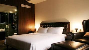 Minibar, in-room safe, soundproofing, iron/ironing board