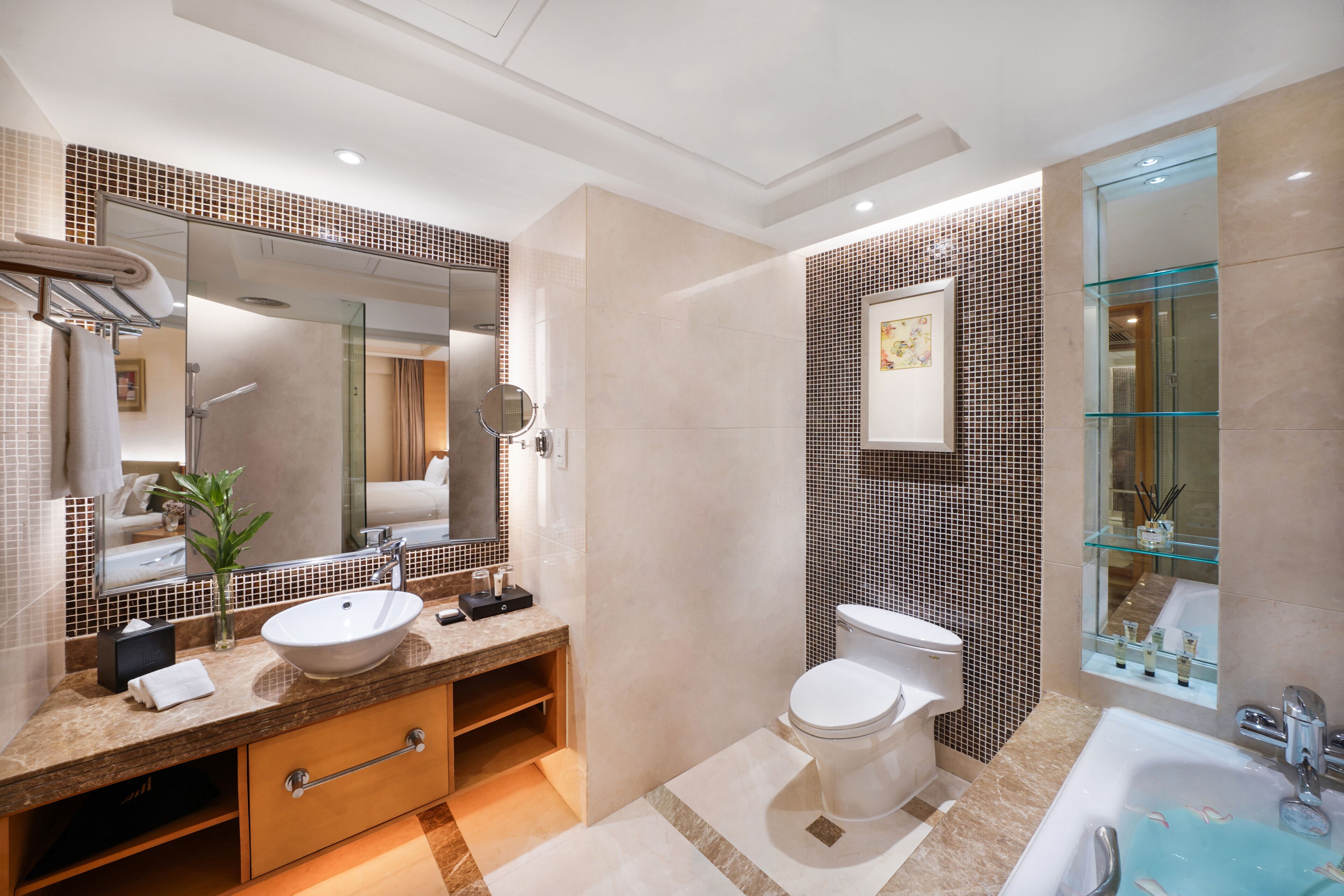 1 bedroom, down duvets, memory-foam beds, minibar