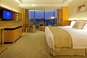 Down duvets, memory-foam beds, minibar, in-room safe