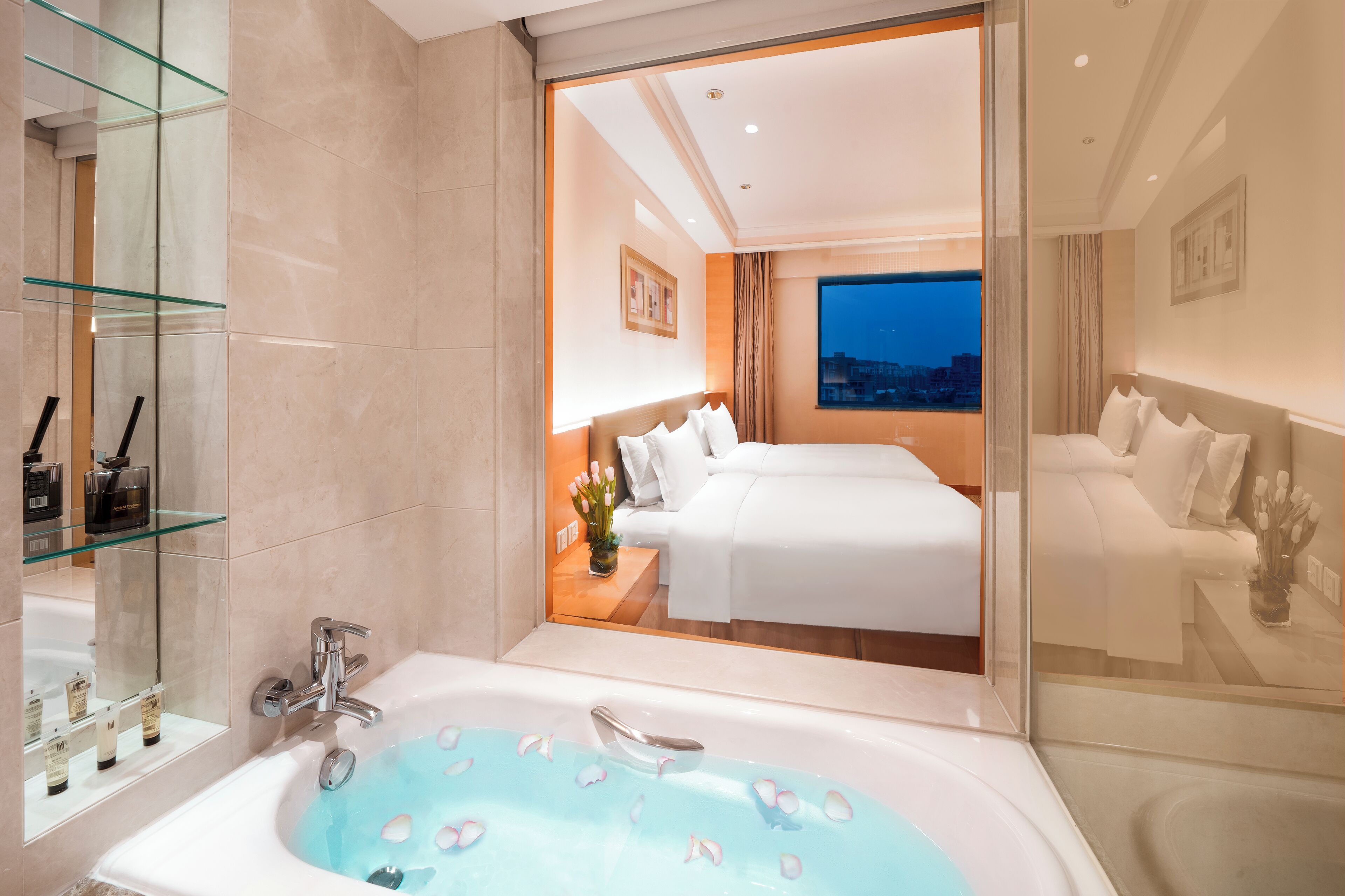 1 bedroom, down duvets, memory-foam beds, minibar