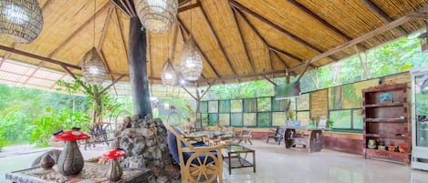 Check-in/check-out kiosk