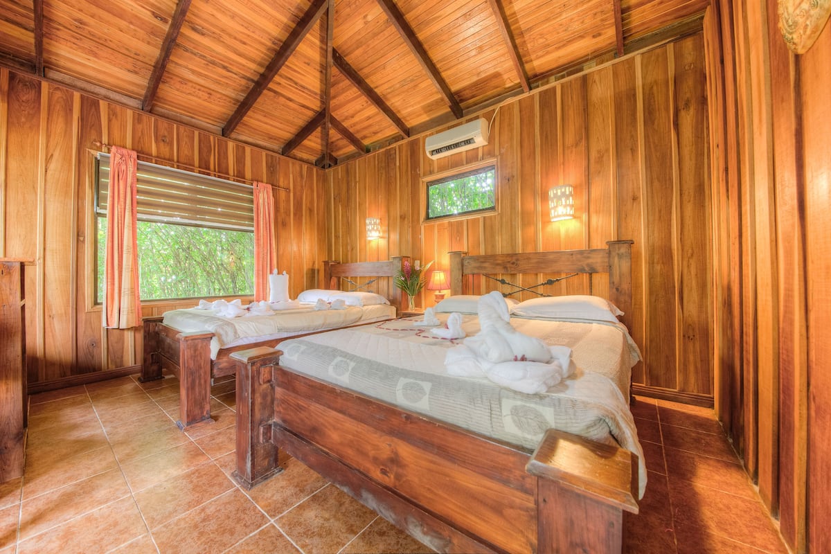 Ecolodge Family Cabin with Volcano View | Living room
