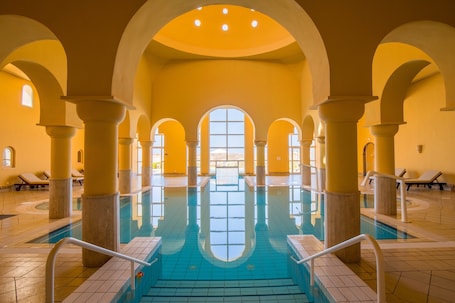 Indoor pool, seasonal outdoor pool, sun loungers