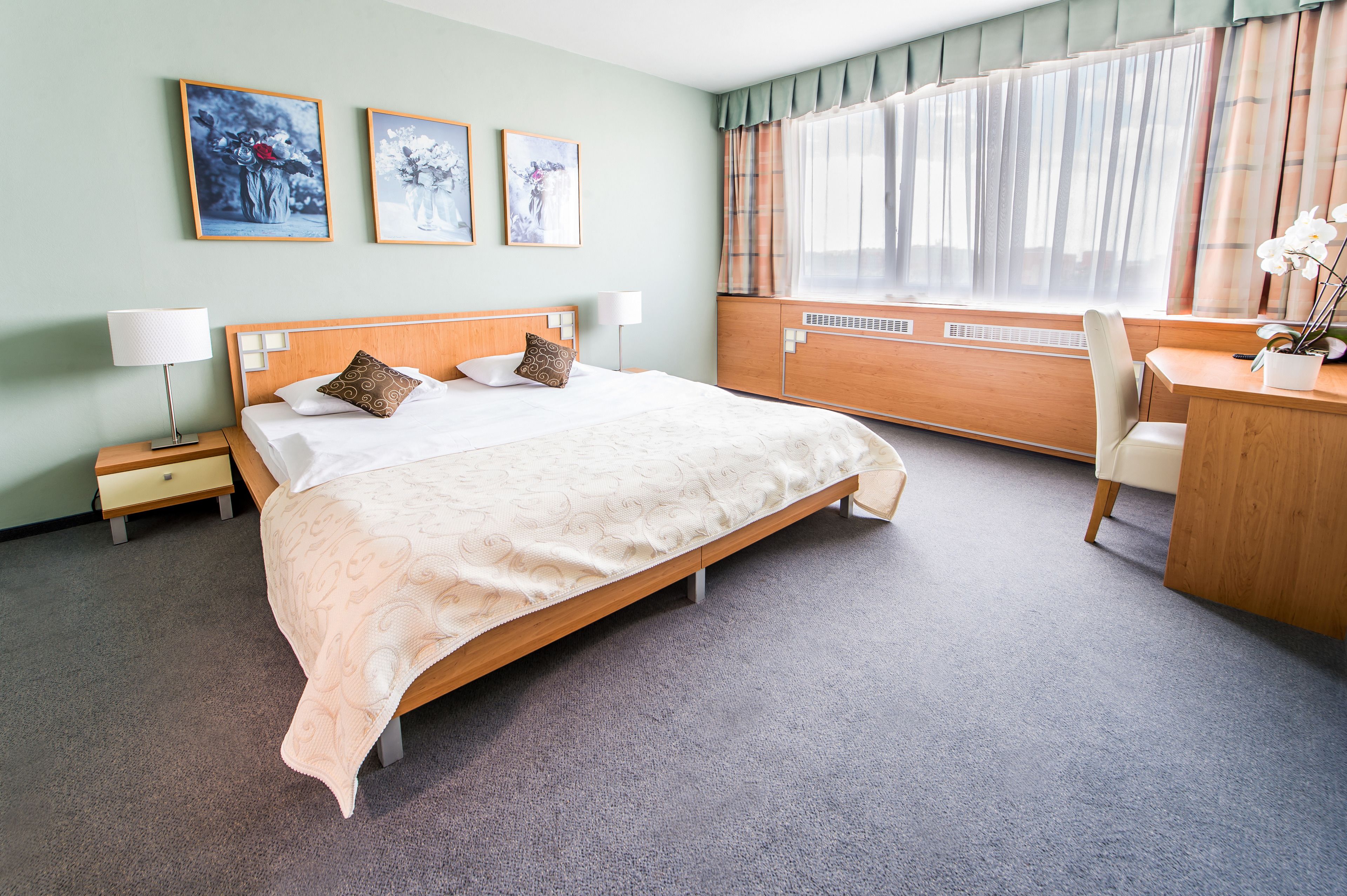 Superior suite, 1 slaapkamer | Een minibar, een kluis op de kamer, een bureau