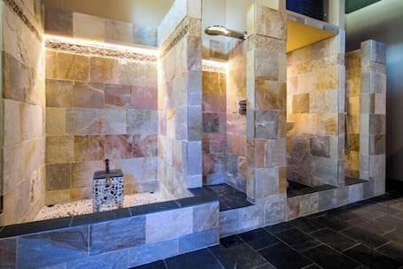 Un sauna, baño turco