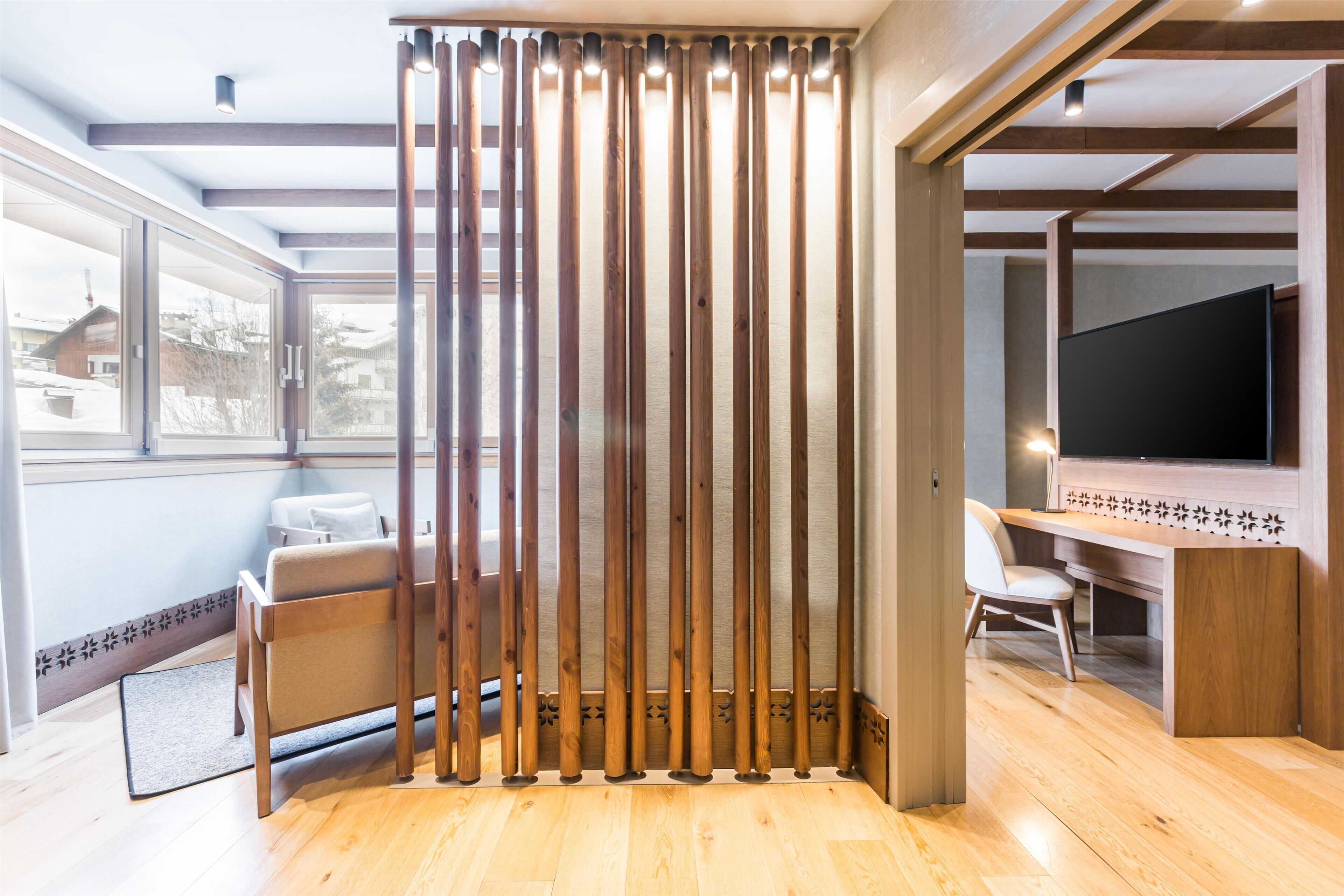 프리미어 스위트, 침실 1개, 산 전망 | 셀렉트 컴포트 침대, 미니바, 객실 내 금고, 책상