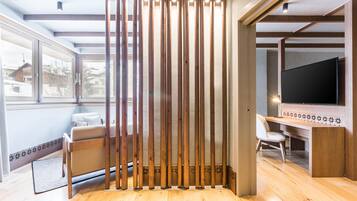 Suite Premier, 1 habitación, vista a la montaña | Camas Select Comfort, minibar y caja de seguridad en la habitación