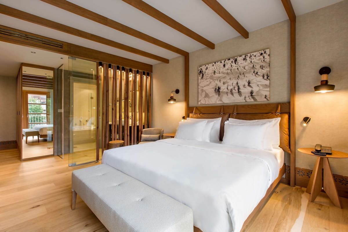 Suite Premier, 1 habitación, vista a la montaña | Camas Select Comfort, minibar y caja de seguridad en la habitación