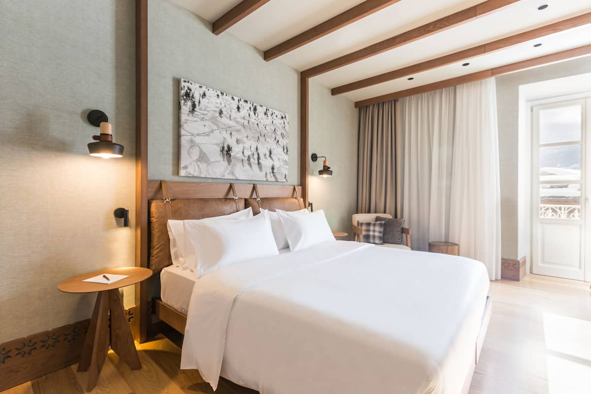Select Comfort beds, minibar, in-room safe, desk