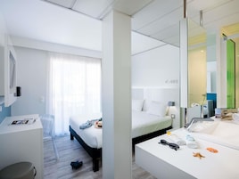 1 habitación, ropa de cama de alta calidad y escritorio