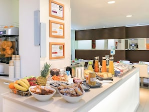 Bao gồm bữa sáng buffet hàng ngày 