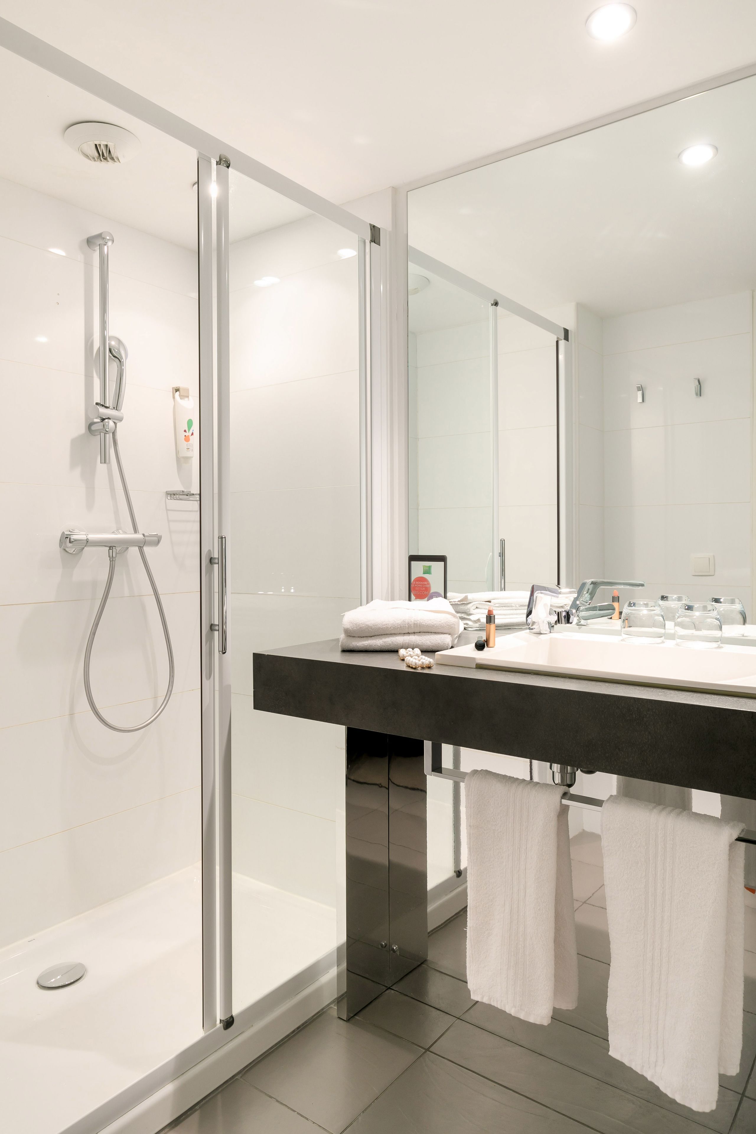 standard double room, 1 double bed | bathroom | combined shower/bathtub, eco-friendly toiletries, hair dryer, towels