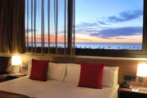 Superior Double Room | In-room safe, desk, blackout drapes, soundproofing