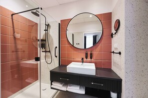 Shower, free toiletries, towels, soap