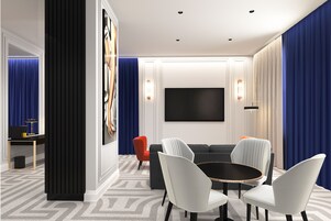 Suite, 1 King Bed, Non Smoking, City View