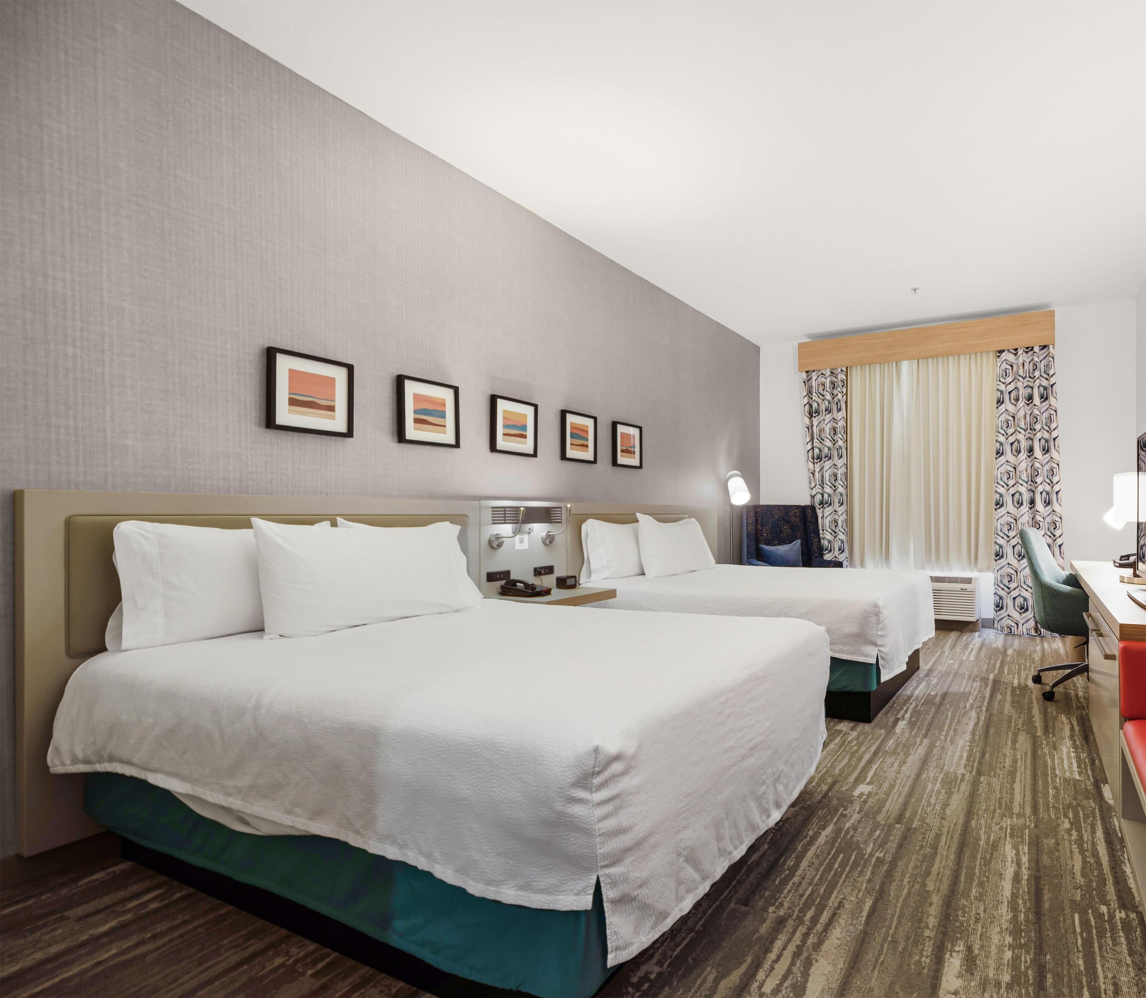 Evolution, 2 Queen-Betten | Schreibtisch, laptopgeeigneter Arbeitsplatz, Verdunkelungsvorhänge