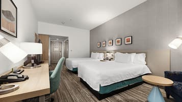 Habitación Evolution, 2 matrimoniales | Escritorio, espacio para trabajar con un portátil, cortinas opacas