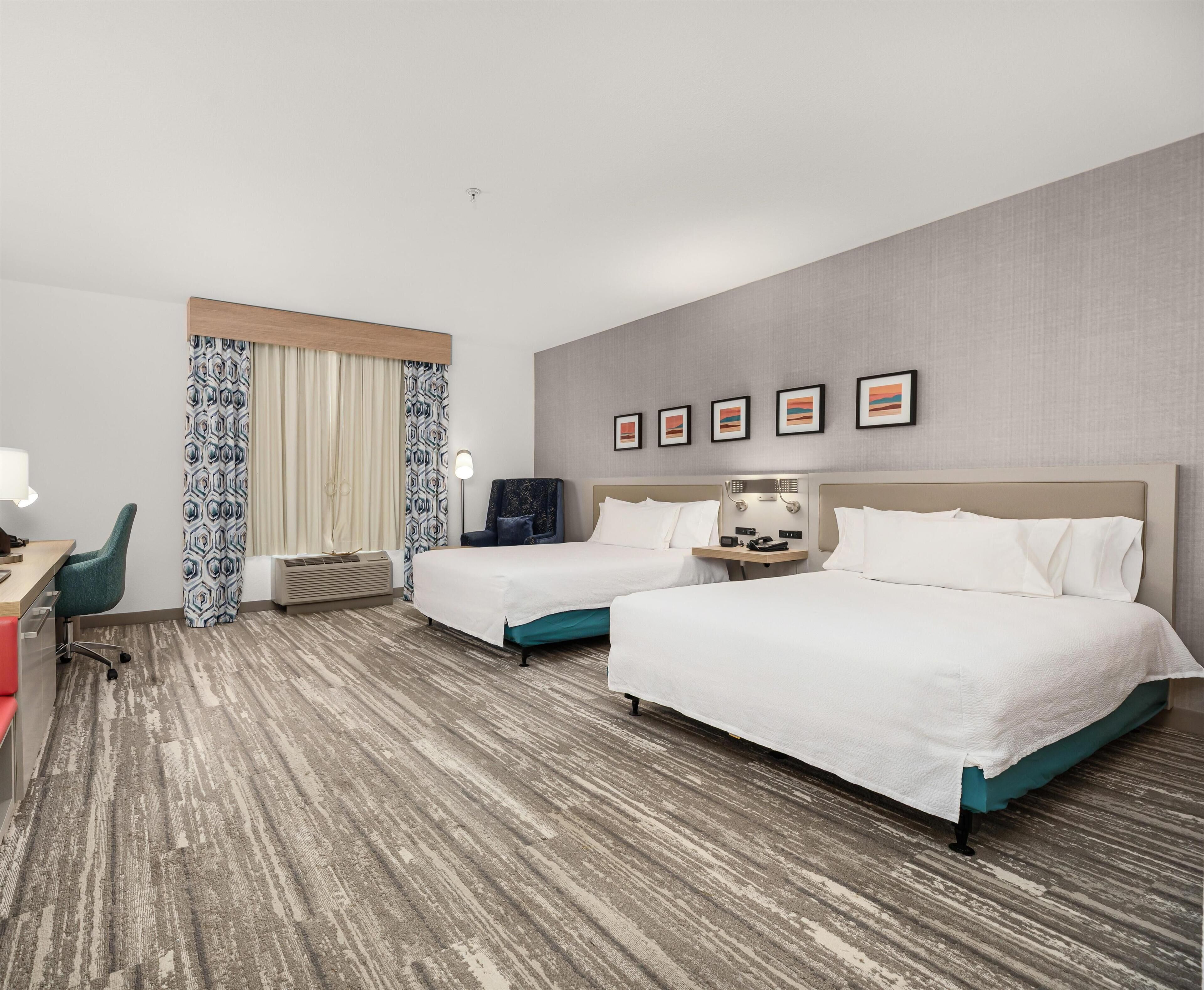 Schreibtisch, laptopgeeigneter Arbeitsplatz, Verdunkelungsvorhänge