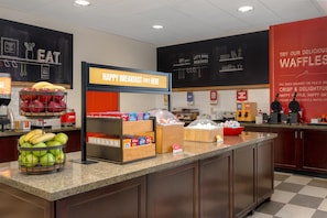 Café da manhã para viagem grátis todos os dias