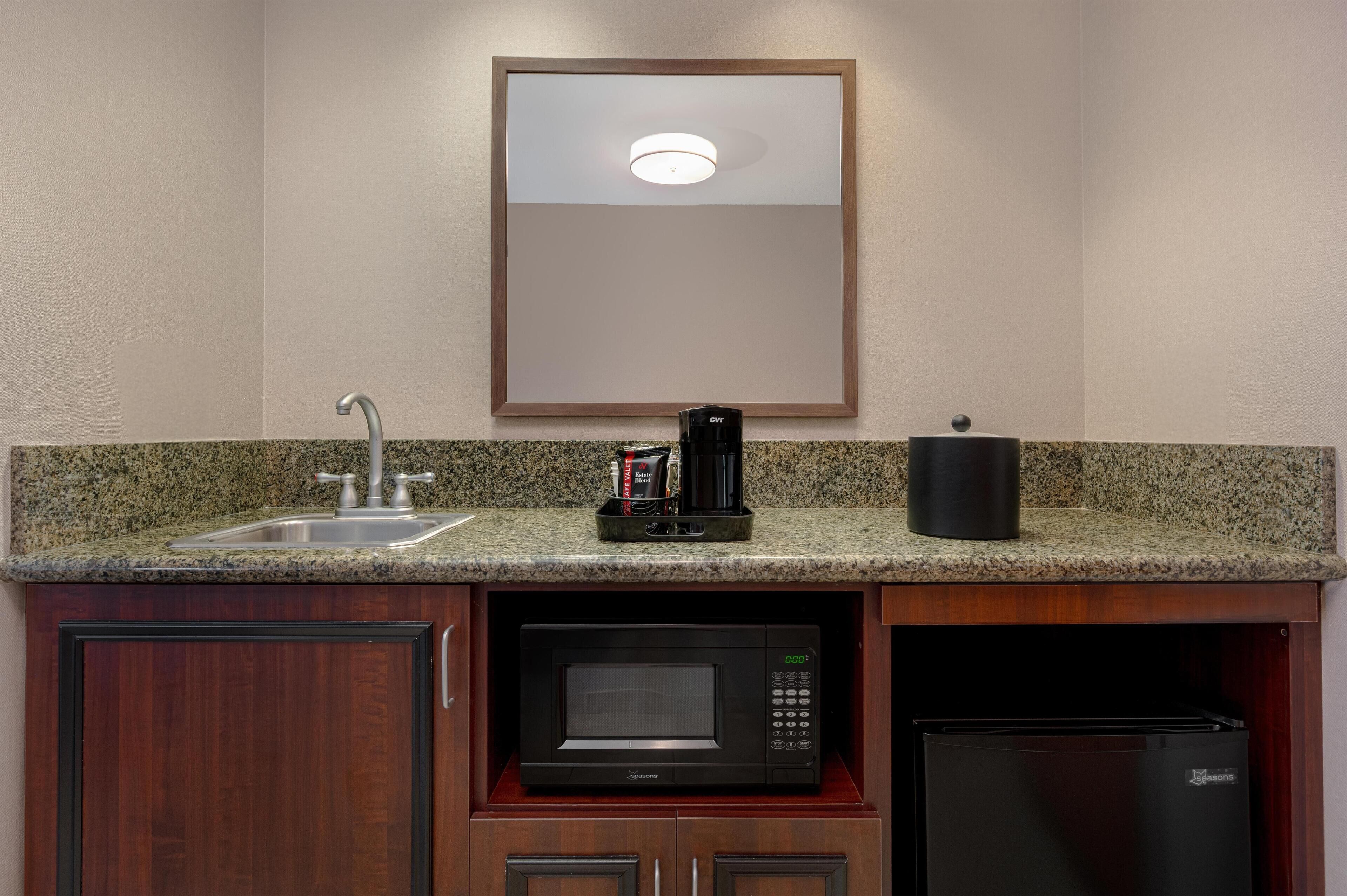 king studio sofabed | minibar