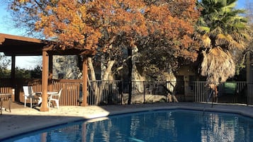 Seasonal outdoor pool, sun loungers