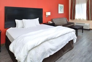 書桌、熨斗/熨衣板、免費無線上網、床單