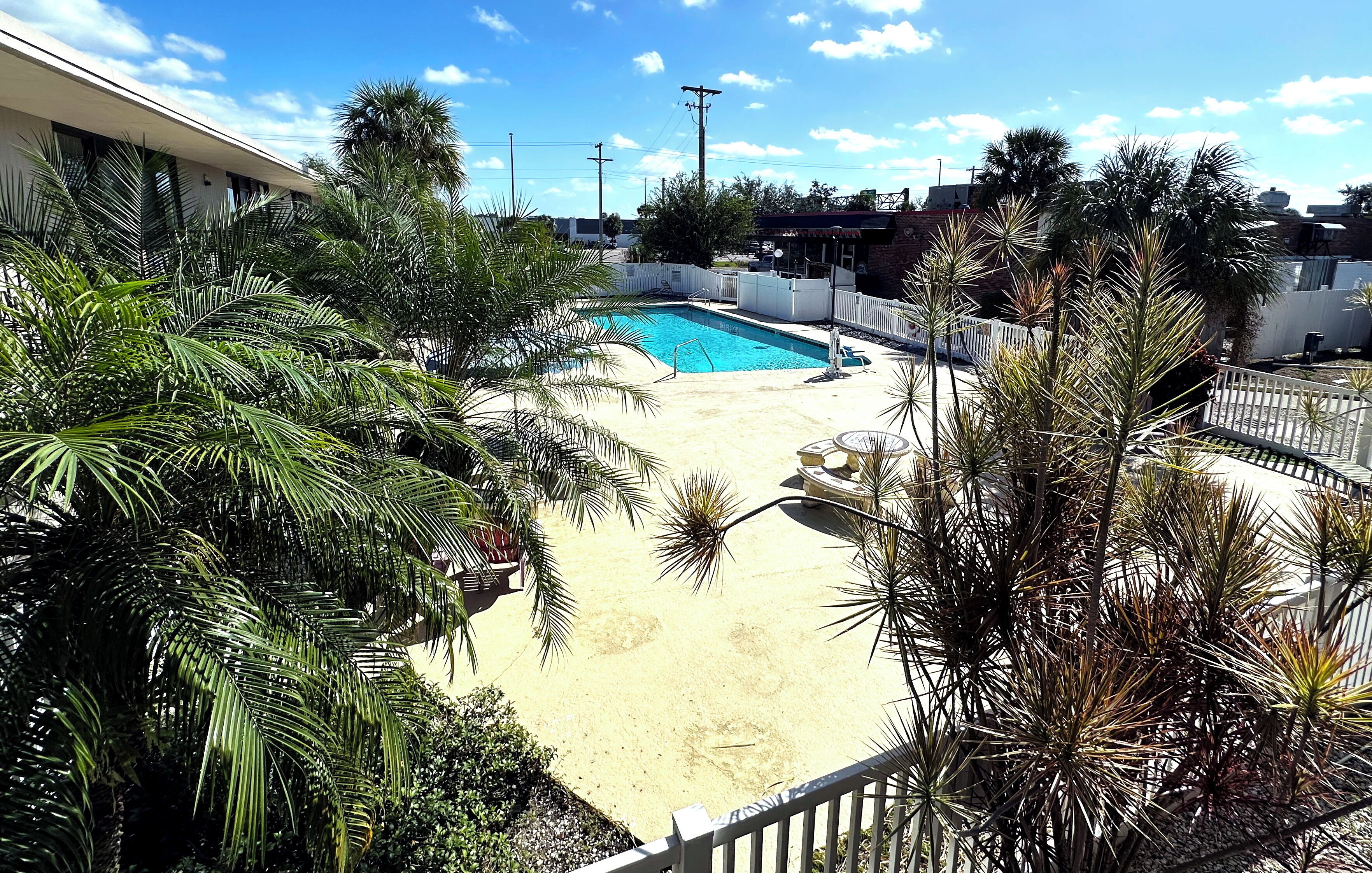 Breakfast, lunch, dinner served; American cuisine, pool views 
