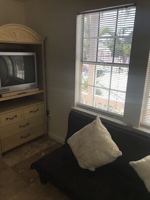 Studio, 1 chambre, balcon (MEN ONLY Room 1) | Salle de séjour