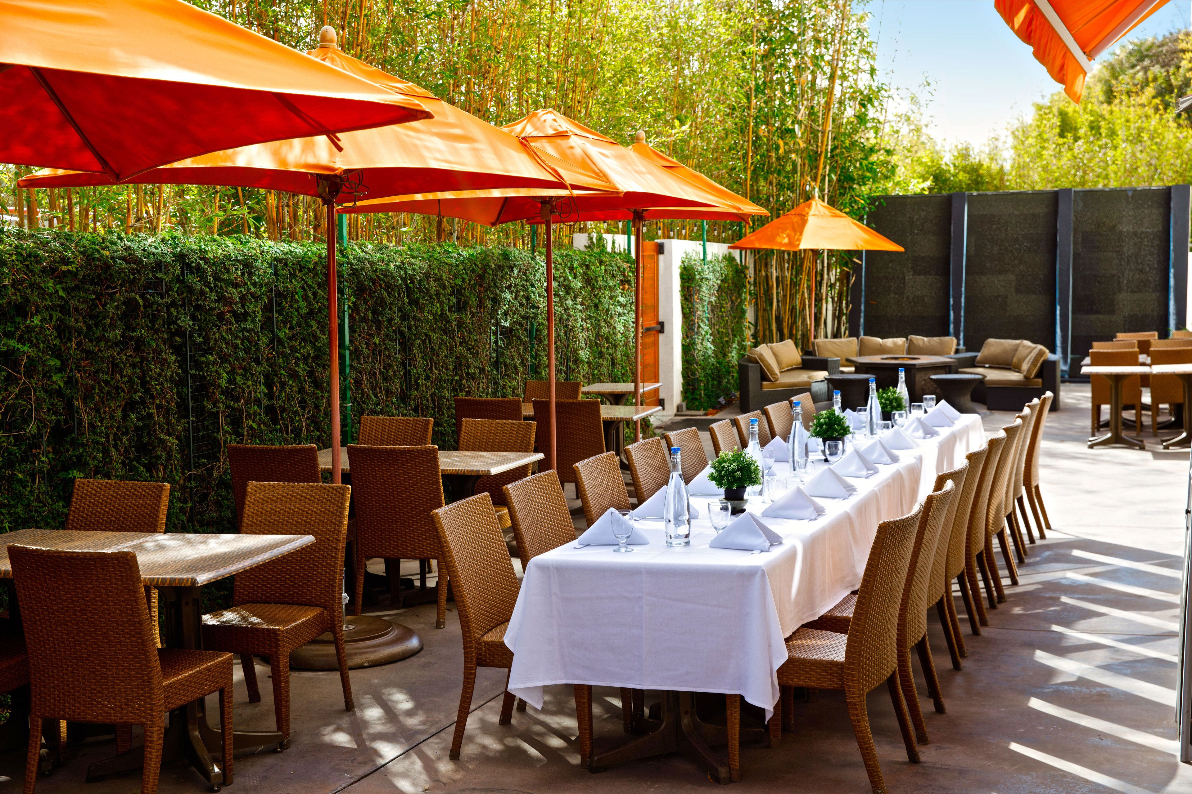Se sirven desayunos, almuerzos, cenas y cocina japonesa 