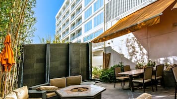 朝食、ランチ、ディナーに営業 (日本料理 / 和食)